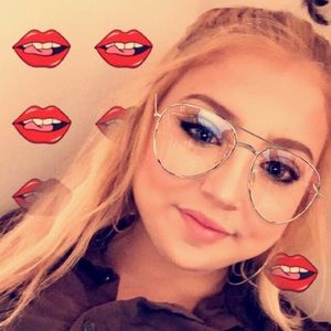 Meet your Posher, Cierra